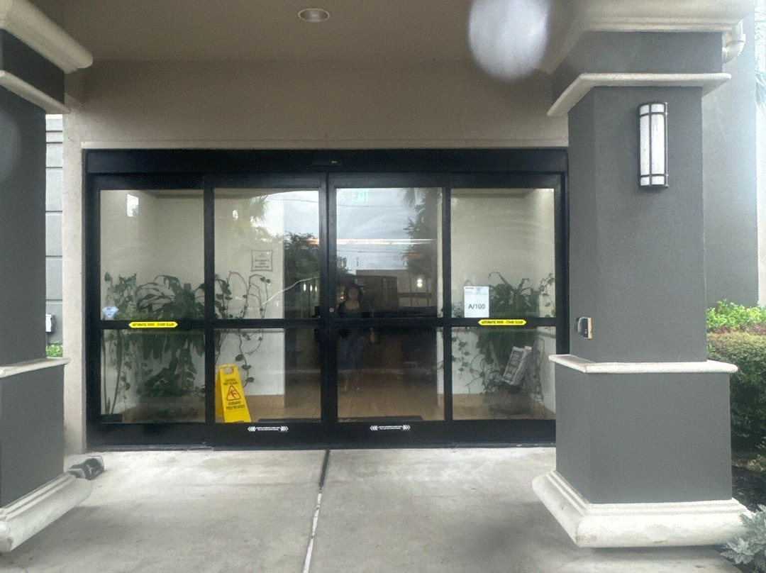 La Quinta Inn & Suites by Wyndham Beaumont West主图