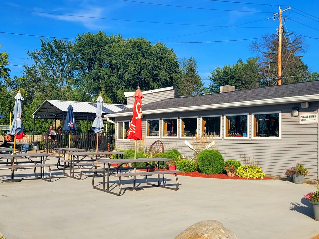 Omro餐馆和美食-Eureka Landings Bar & Grill