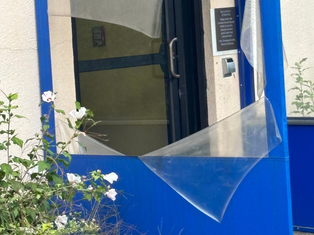 All Seasons Inn & Suites主图