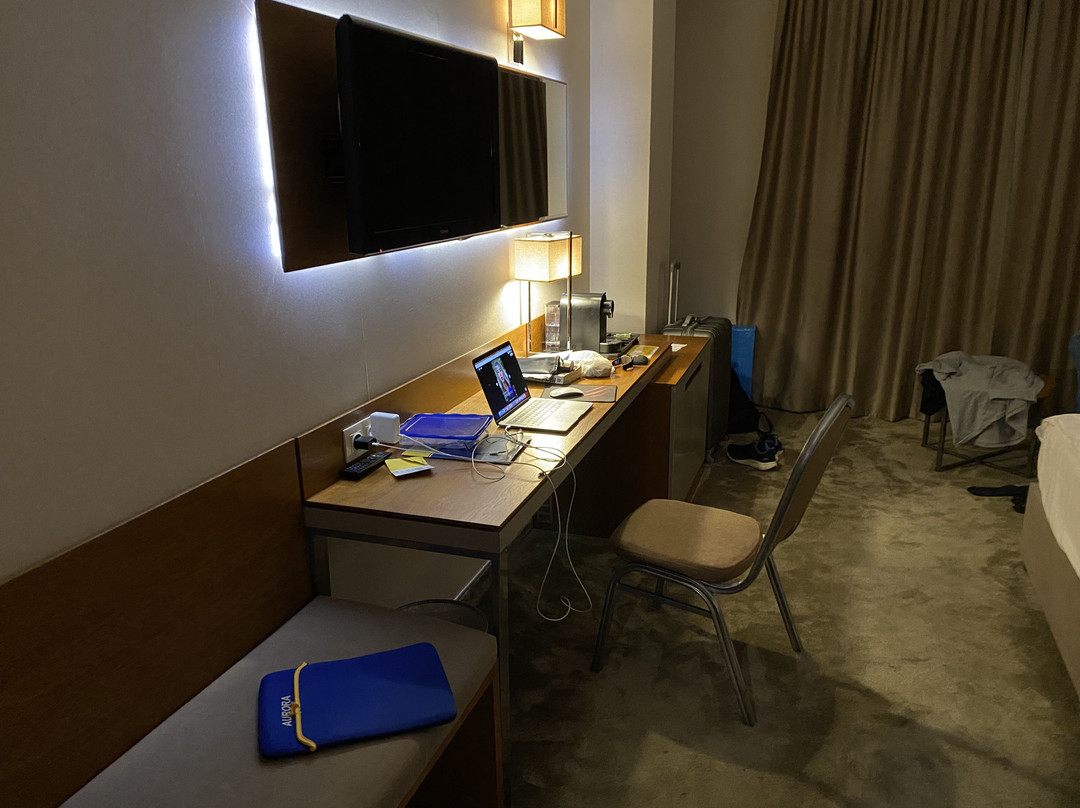 瓦尔纳金色郁金香酒店主图