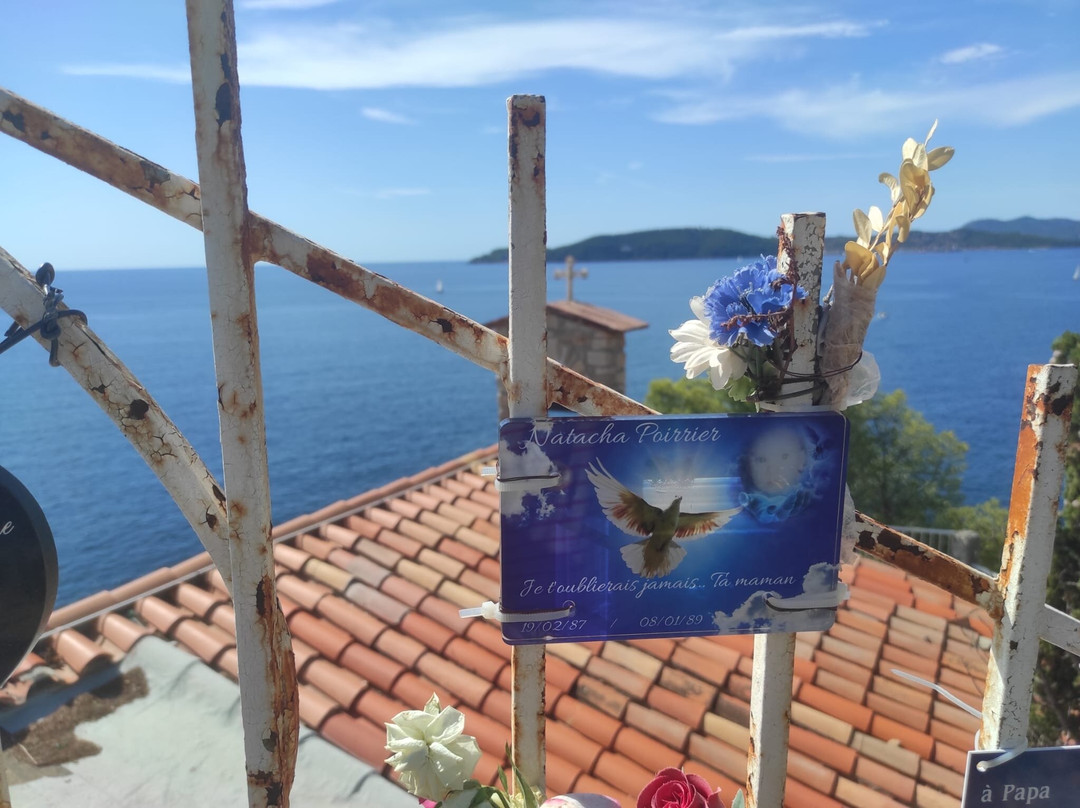 Chapelle Notre-Dame-Du-Cap-Falcon景点图片