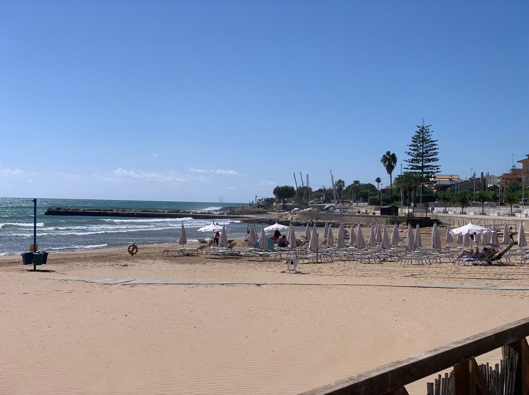 Sampieri Beach景点图片