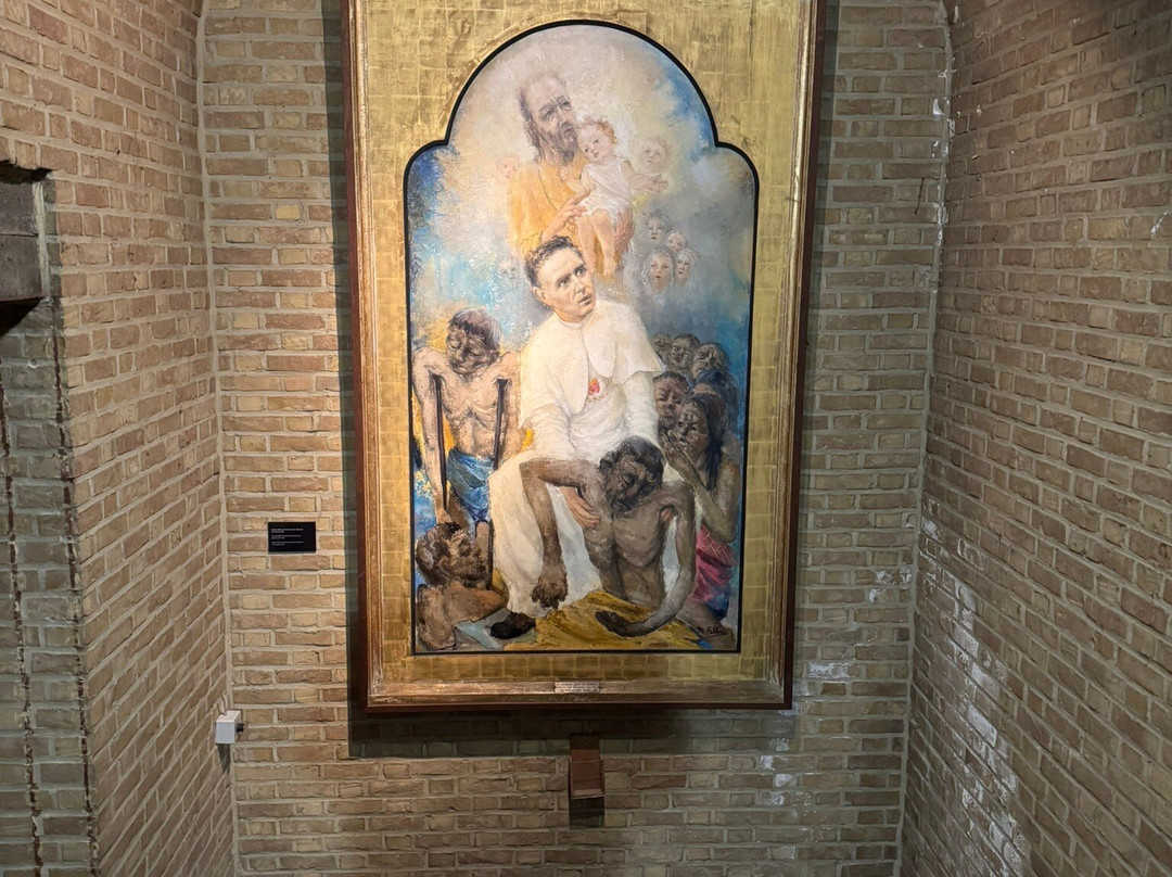 Father Damien's Crypt景点图片