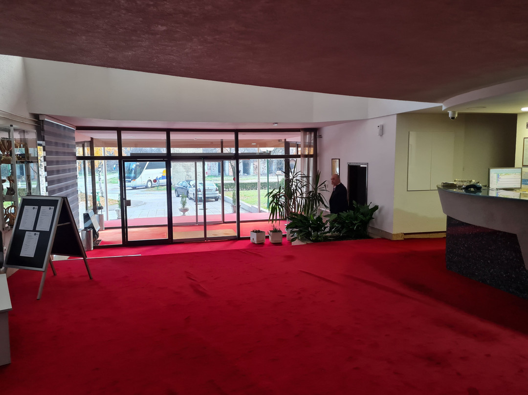 Hotel Grand主图