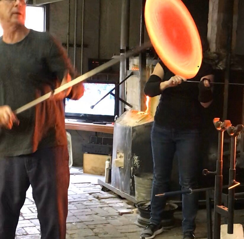 James Wilbat Glass Studio-Mundelein必去景点