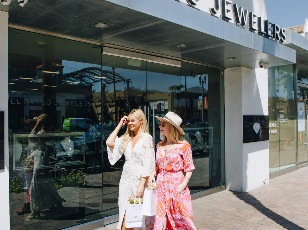 旅行购物区-棕榈沙漠必去景点