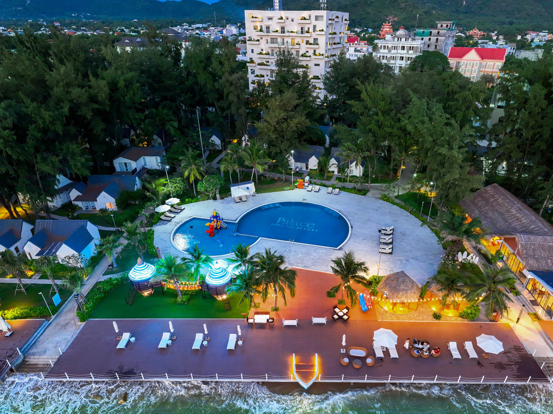 隆海海滩宫殿度假酒店主图