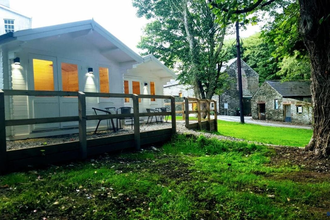 Dunmore Gardens Log Cabins