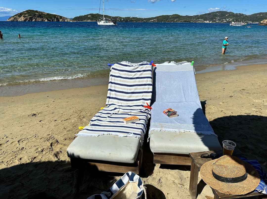 Tsougrias Beach景点图片