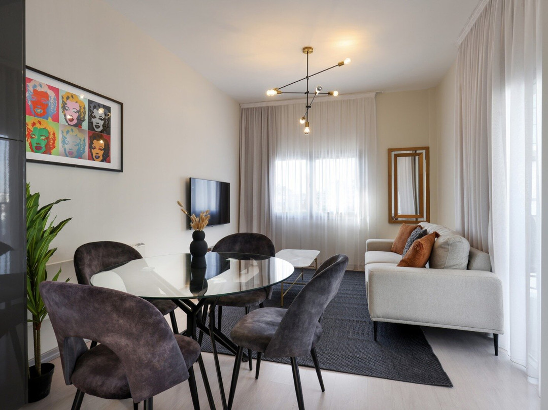 Mini Art House Suites