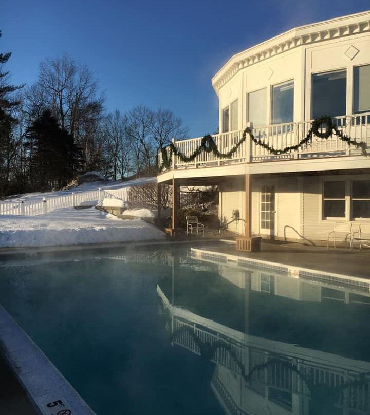 怀特山度假酒店主图