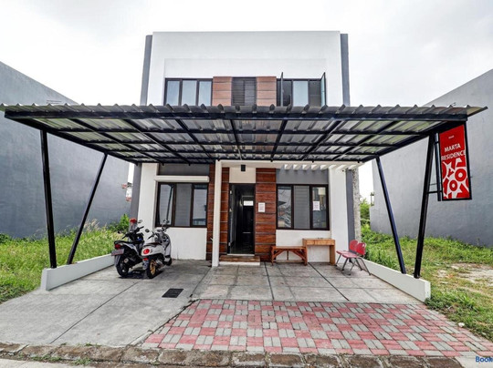 Oyo 90688 Marta Residence