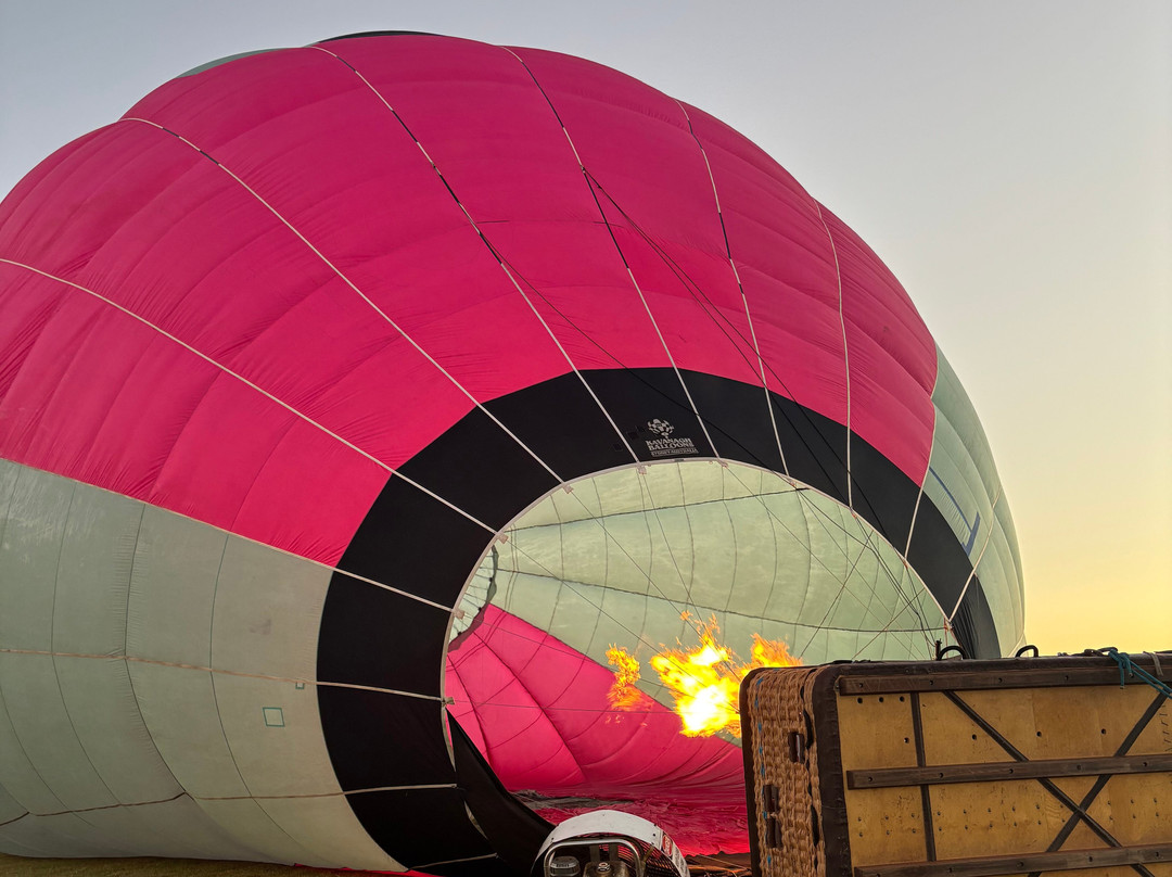 Floating Images Hot Air Balloon Flights景点图片