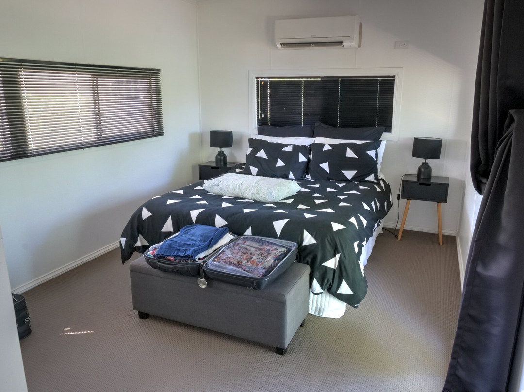 Cottage on Cork主图