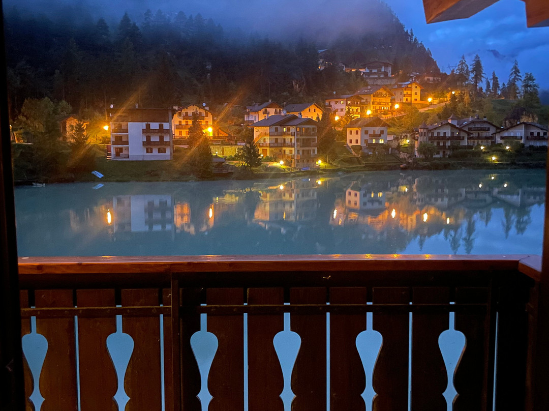 阿德里安娜酒店主图