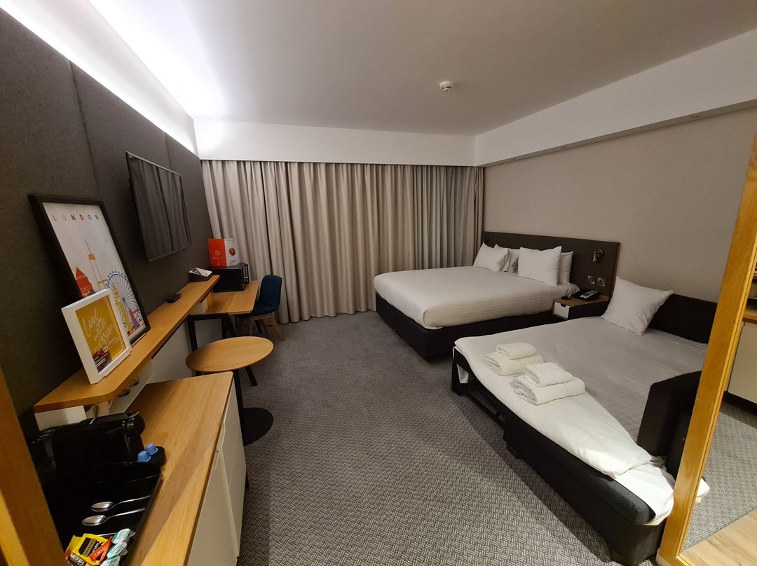 Holiday Inn London - Heathrow Bath Road by IHG主图