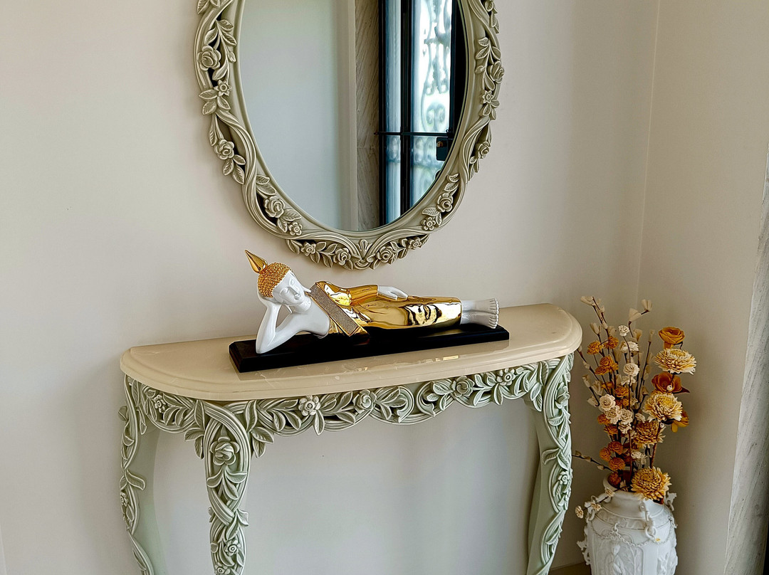 Royalzig Luxury Furniture景点图片