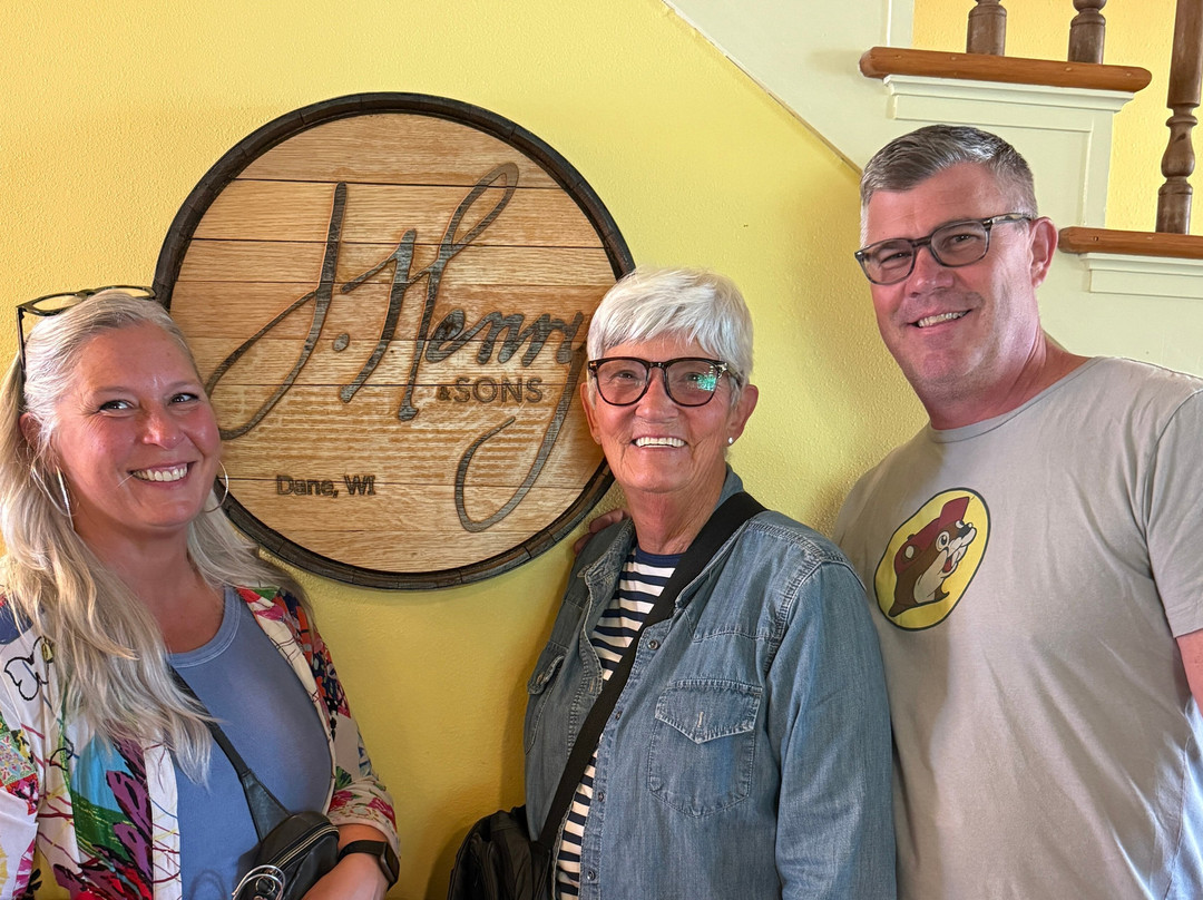 J. Henry & Sons-Dane必去景点