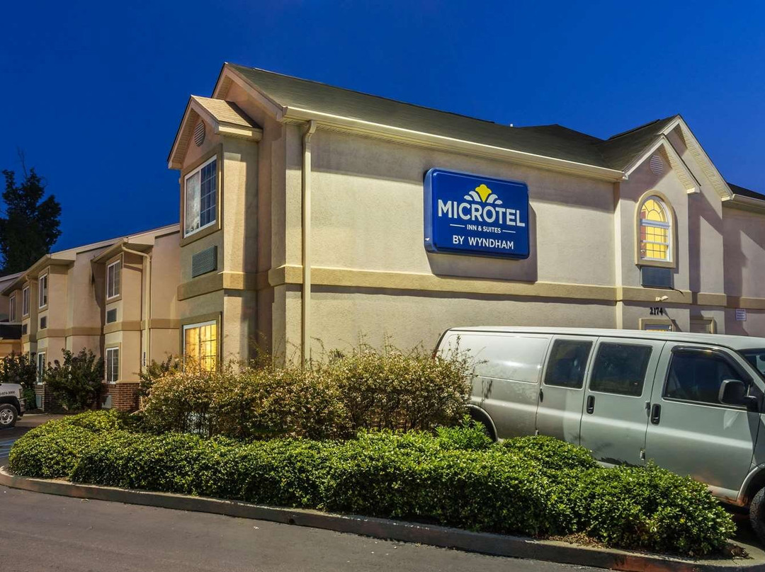 Microtel Inn & Suites by Wyndham Auburn
