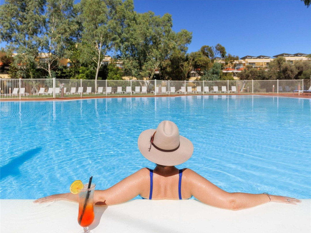 Sails In The Desert主图