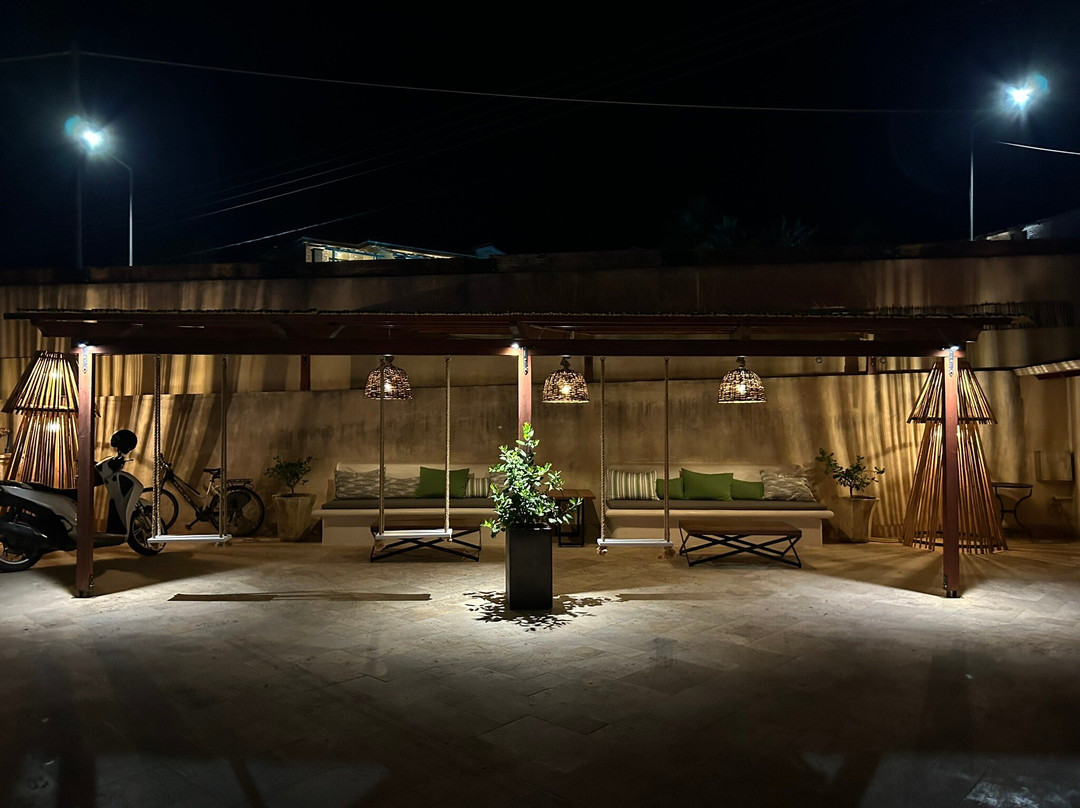 F & S Lounge Suites