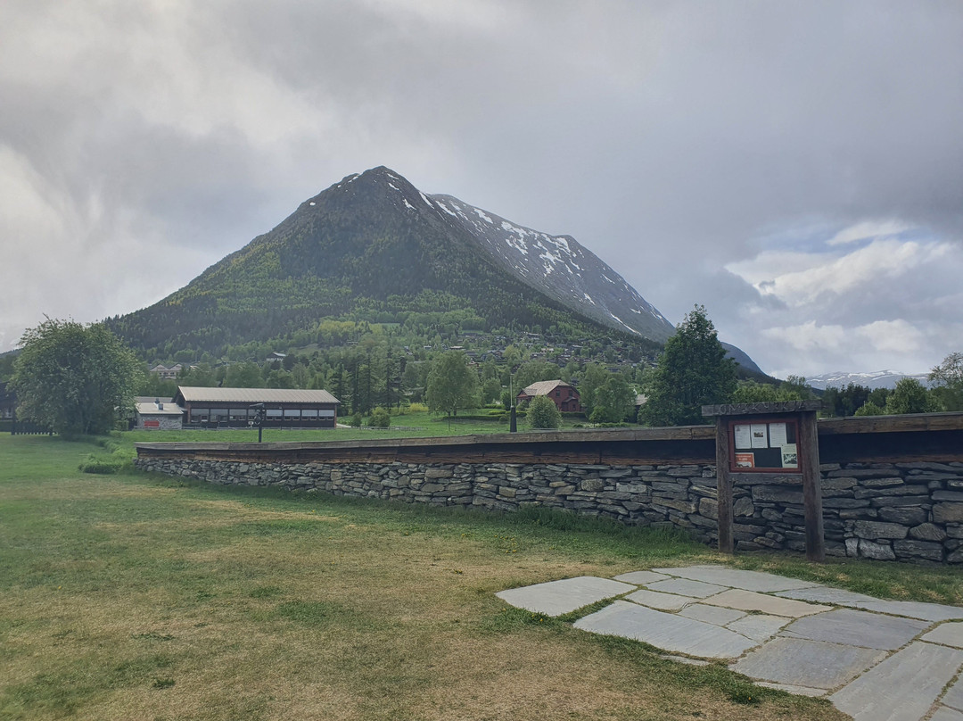 Lom Stave church-Lom必去景点