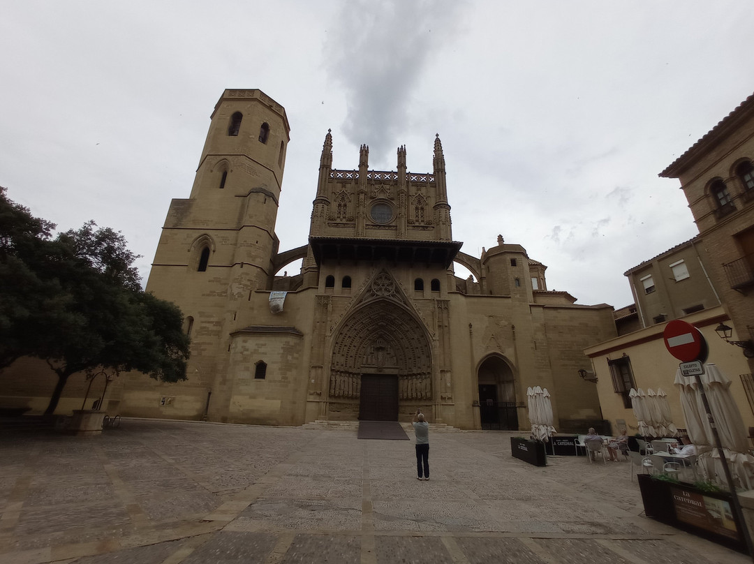 Huesca Cathedral-韦斯卡省必去景点