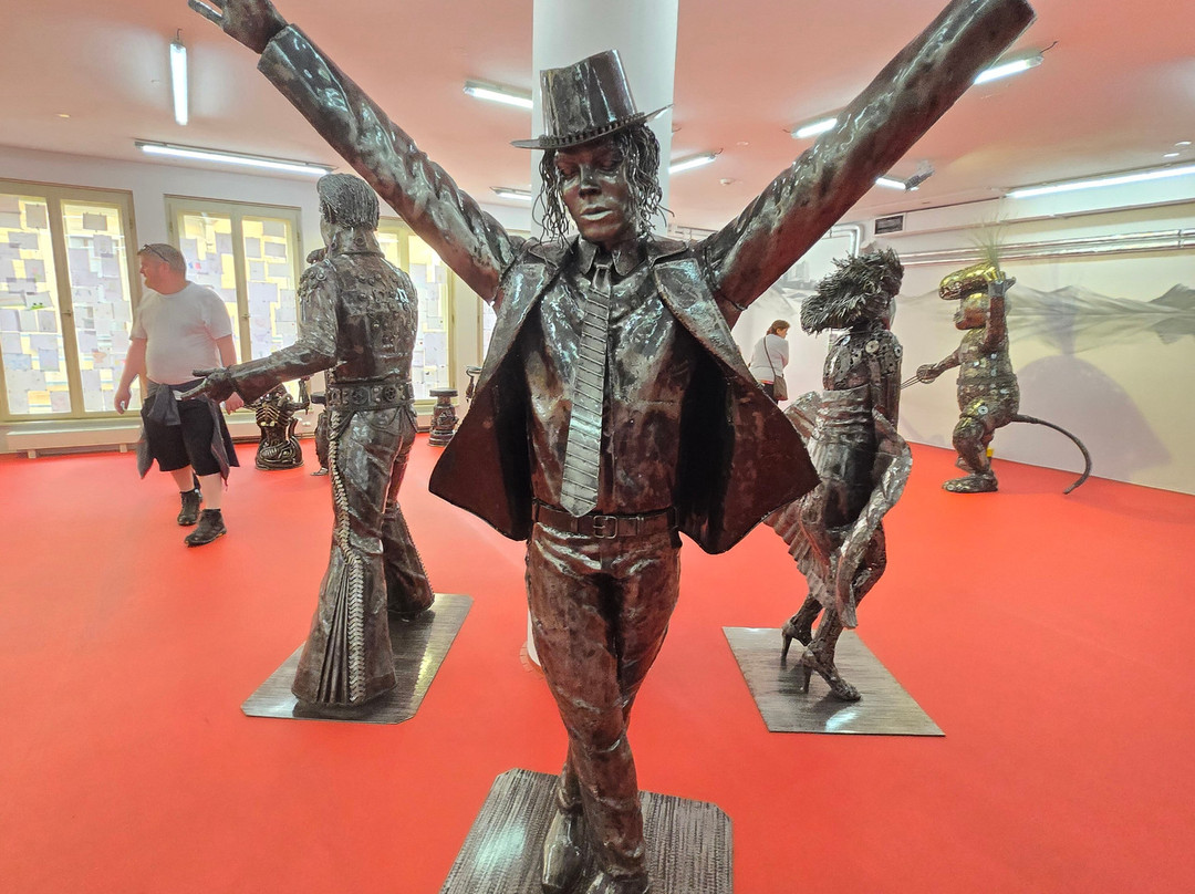 Gallery of Steel Figures-Pruszkow必去景点