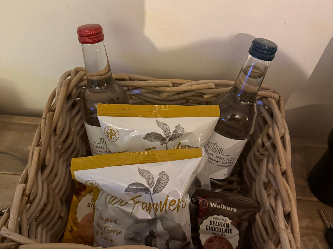 The Baiting House主图