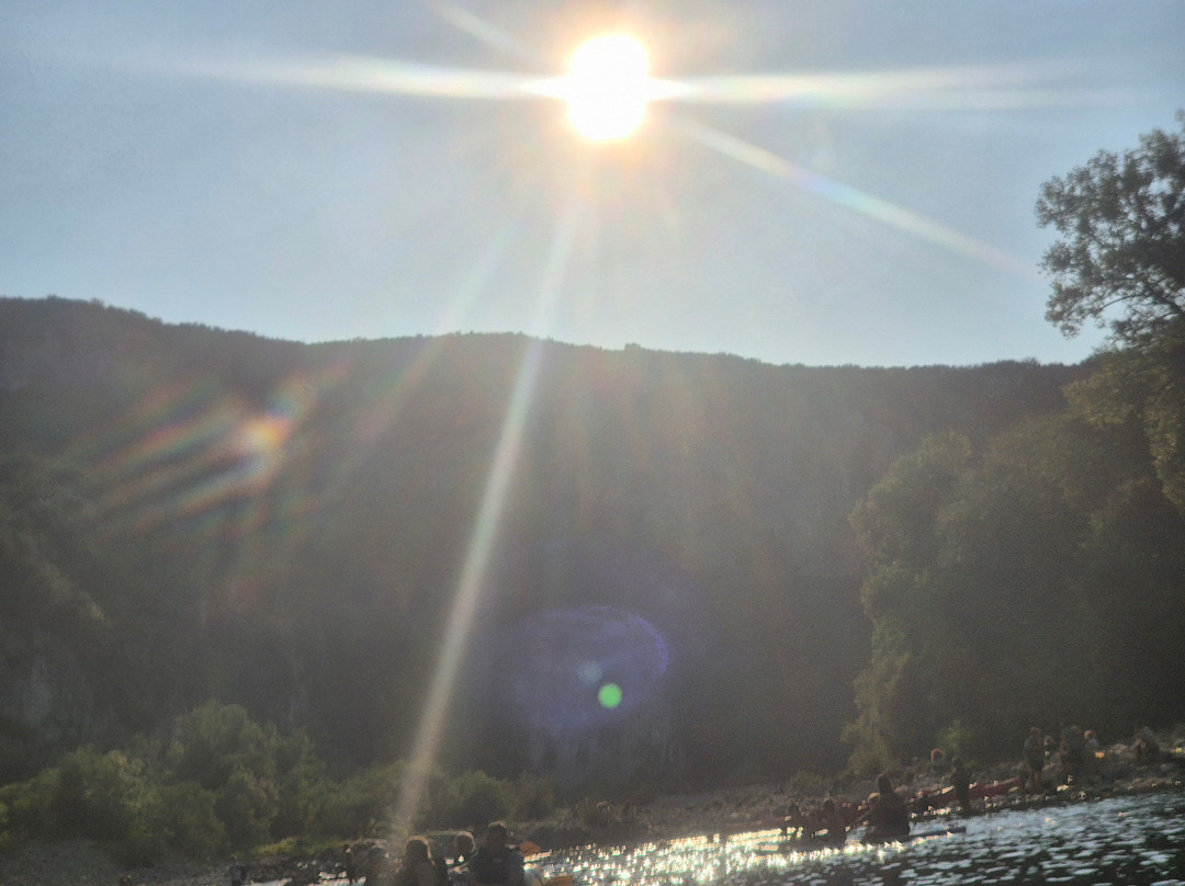 Moniteur Canoë Ardèche Familles Enfants-Labastide-de-Virac必去景点