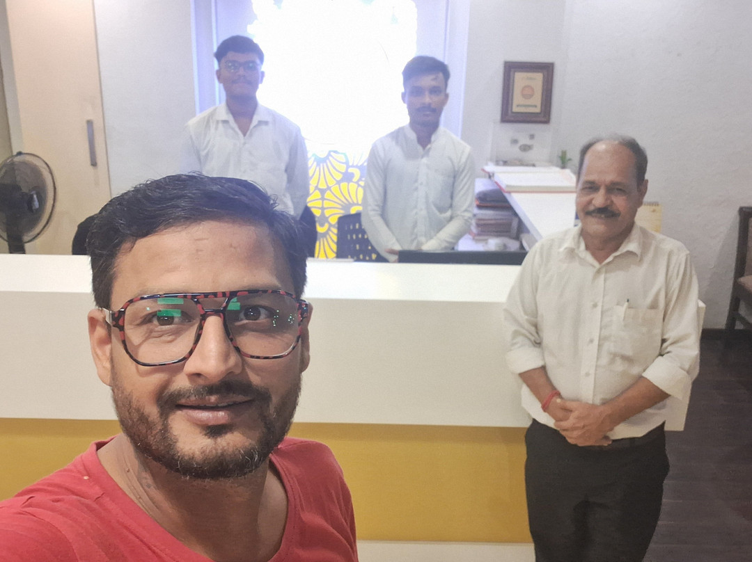 Pride Biznotel Manjusar主图