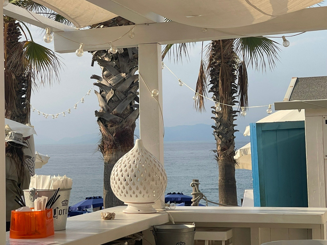 Grotte Beach Sicilia-Mongiove必去景点