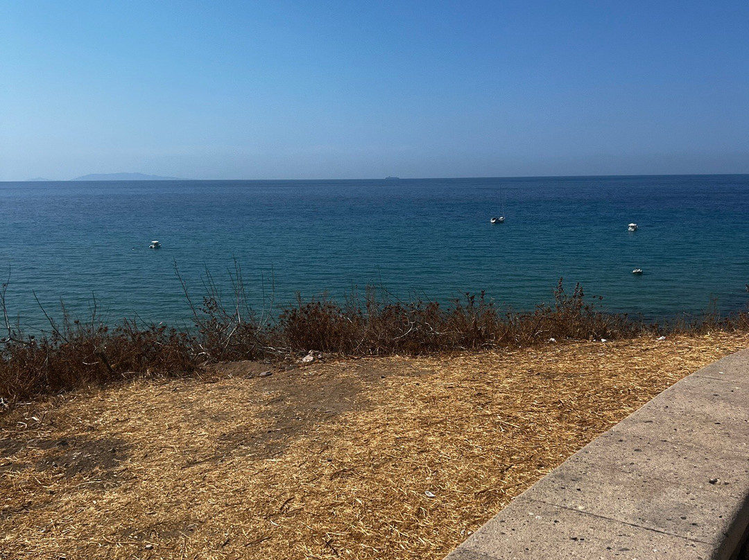 Spiaggia Lu Bagnu-Castelsardo必去景点