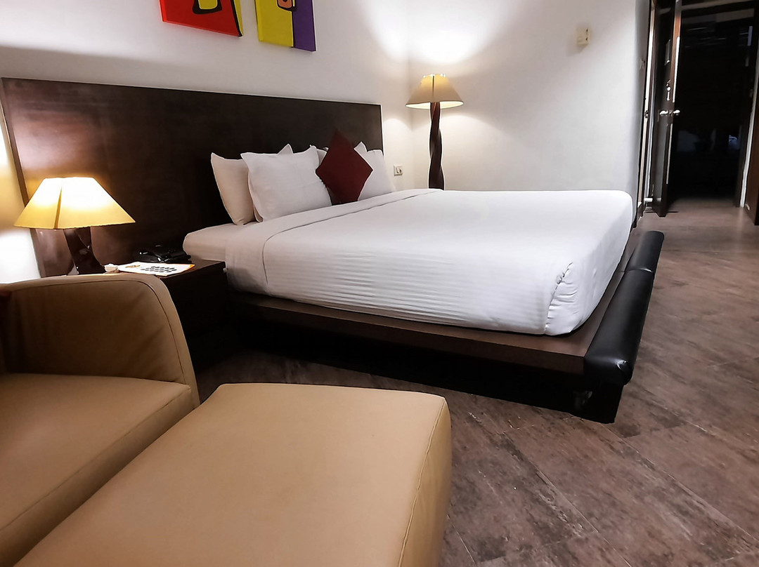 Seventeen Degrees Hotel Co Pvt Ltd主图