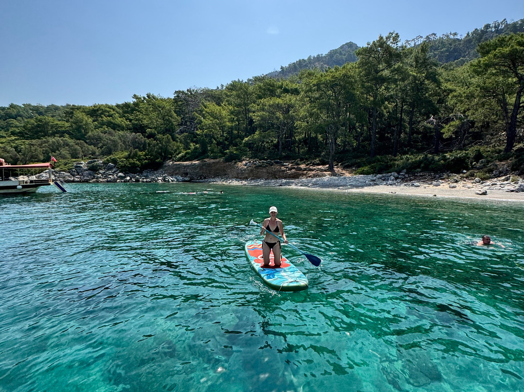 La Dolce Vita Boat-马尔马里斯必去景点