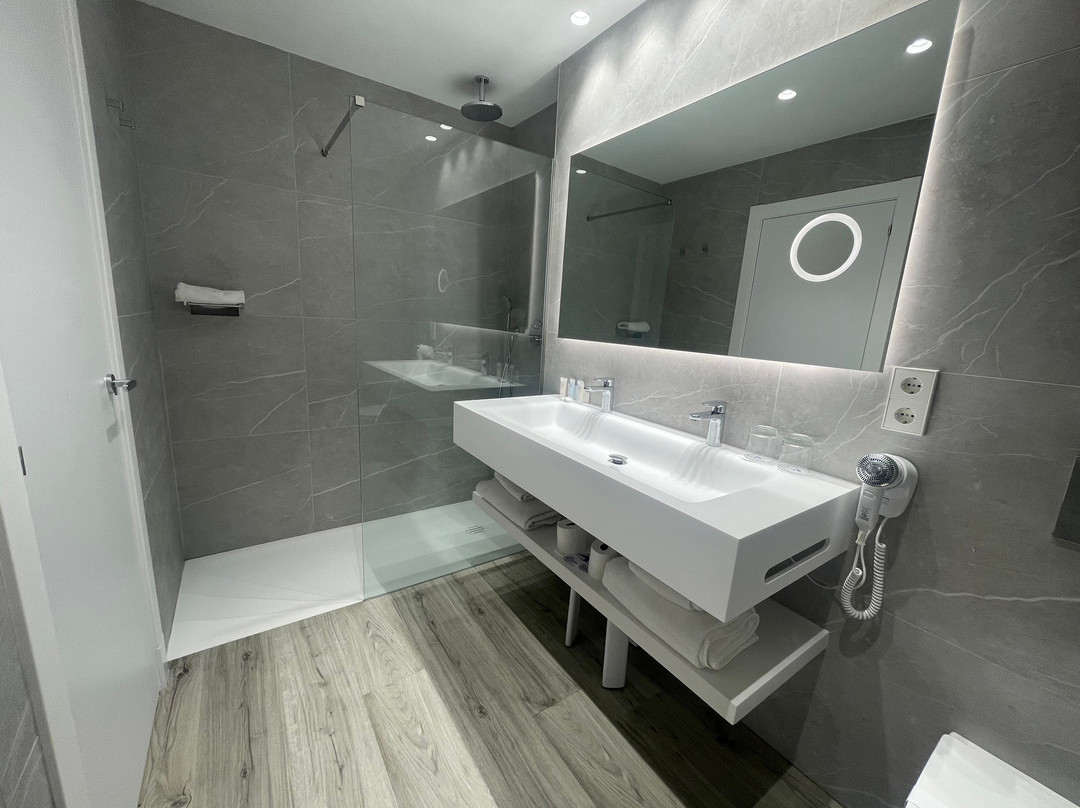 阿尔布菲拉酒店主图