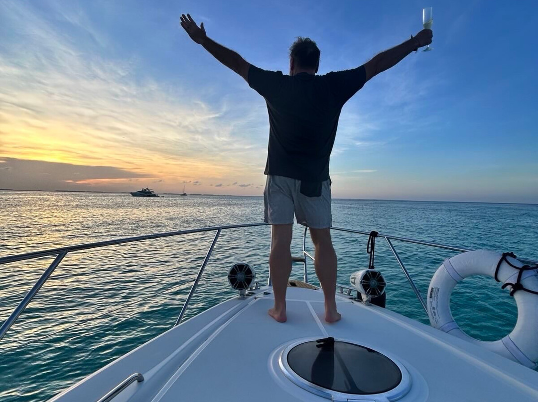 MM Royale Yachts-女人海滩必去景点