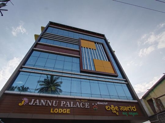 SPOT ON 38825 Jannu Palace