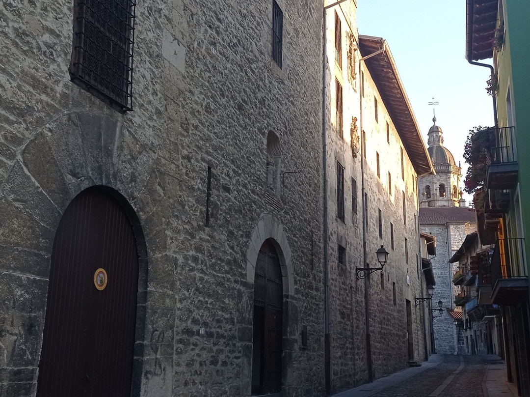 Santisima Trinidad Komentua