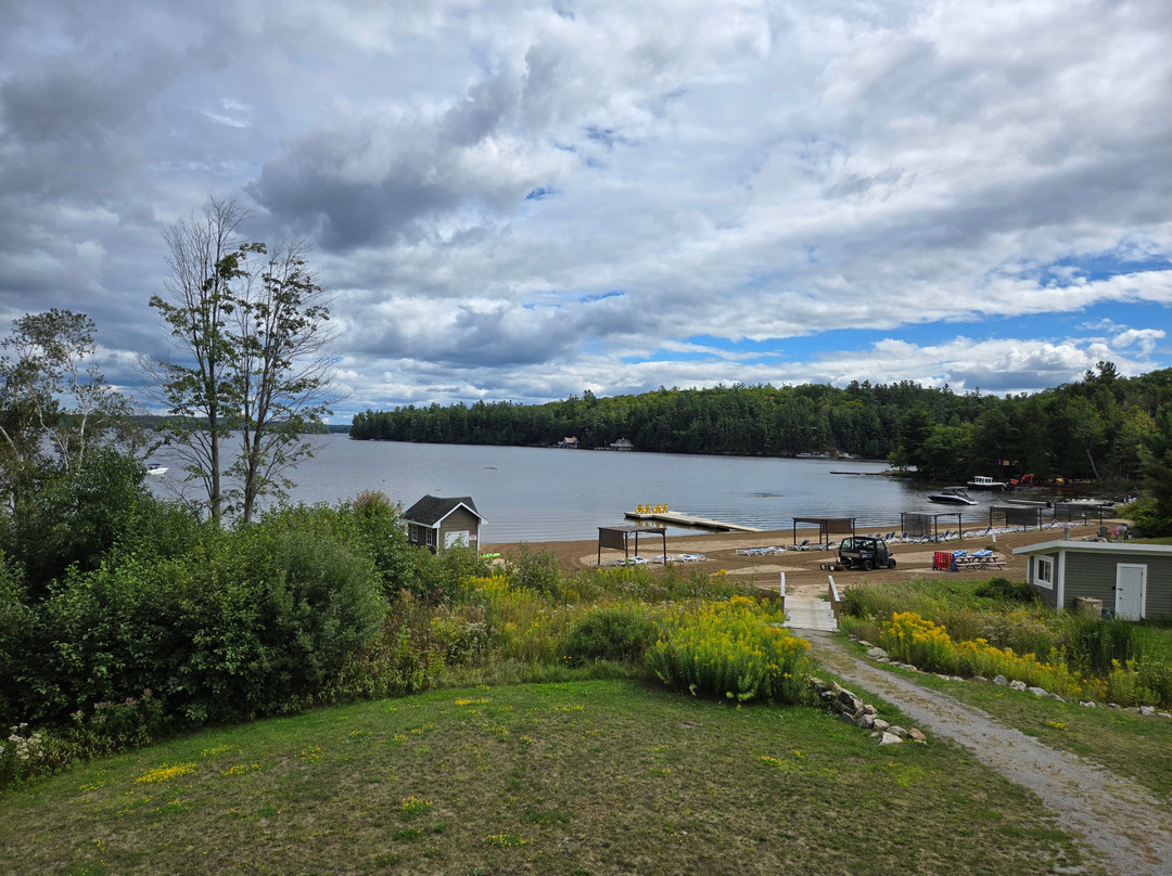 蜜月湖试金石酒店主图