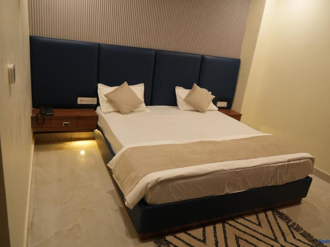 Blackout Bar & Hotel