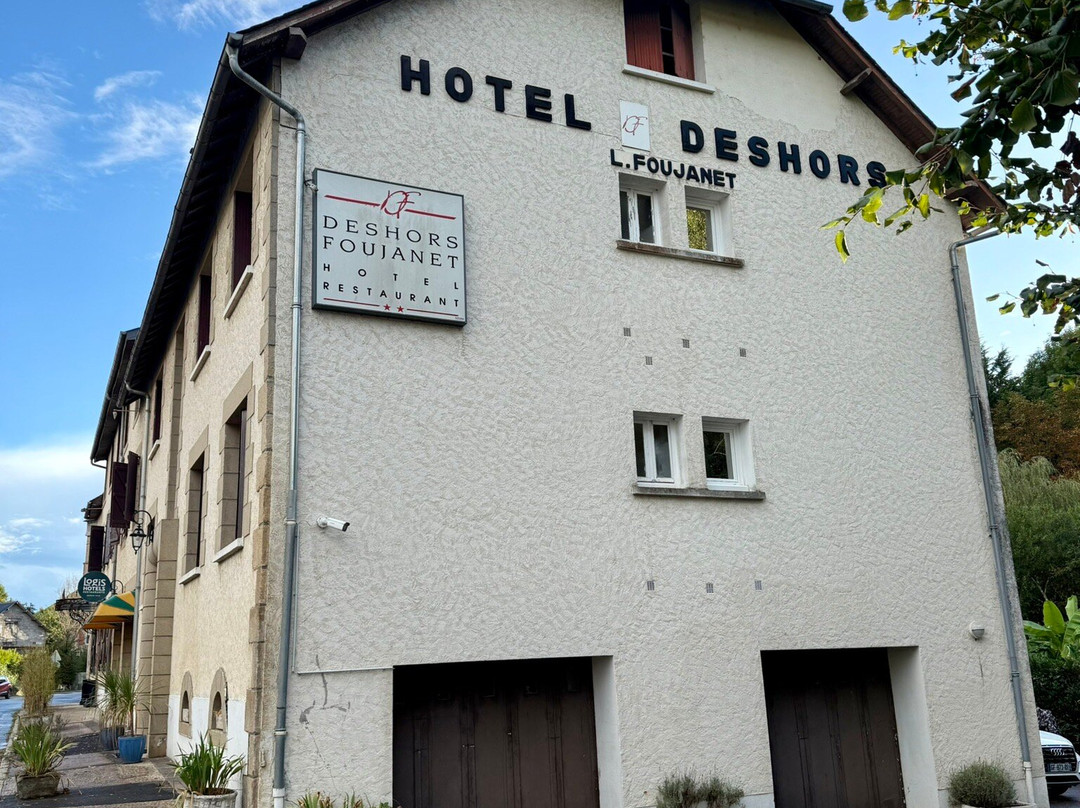 Logis Hôtel Deshors Foujanet主图