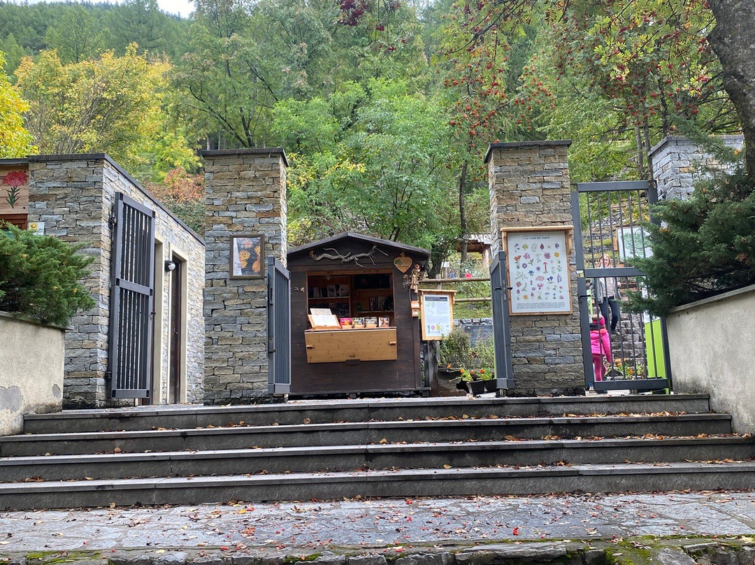 Giardino Botanico Alpino "Rezia"-博尔米奥必去景点