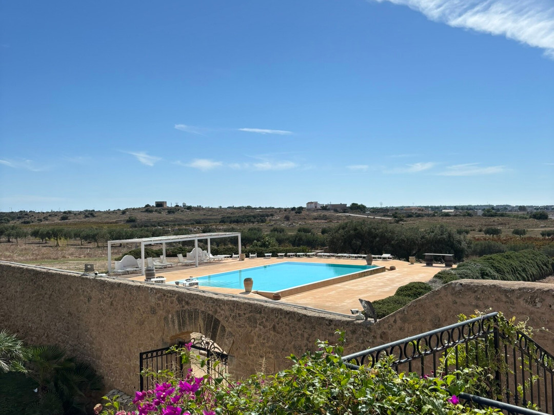 巴格里欧多纳弗兰卡酒店主图