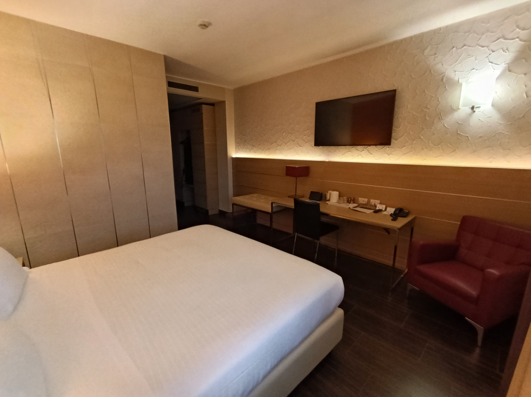 贝斯特韦斯特索阿维酒店主图
