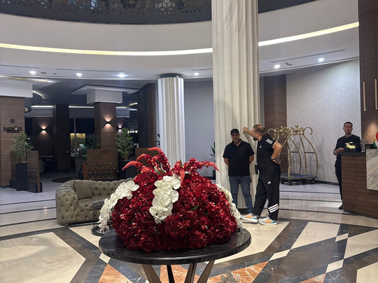 凡皇家酒店主图