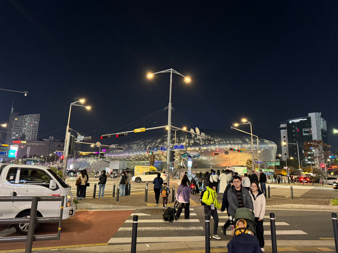 东大门设计广场-首尔必去景点
