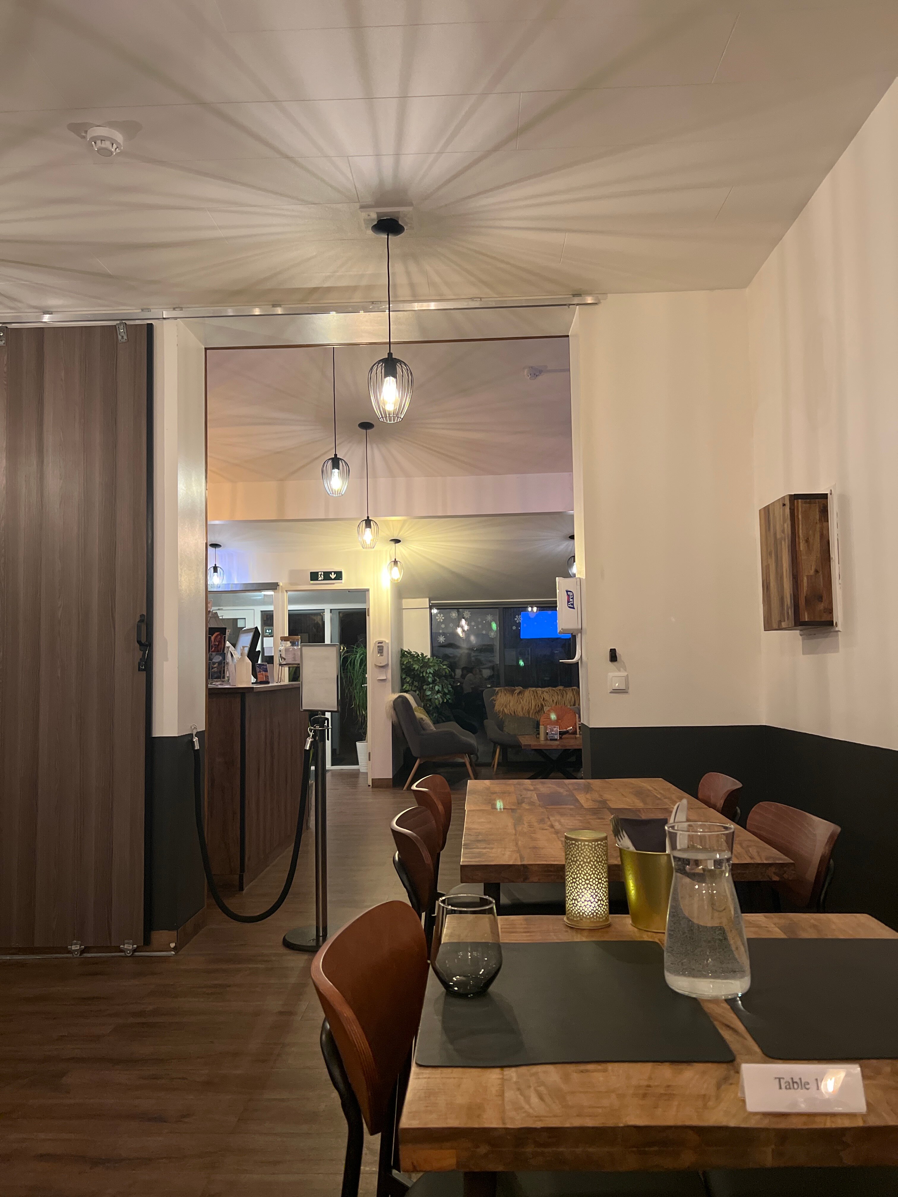 Adventure Hotel-官方