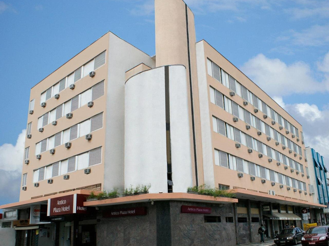 OYO Antico Plaza Hotel