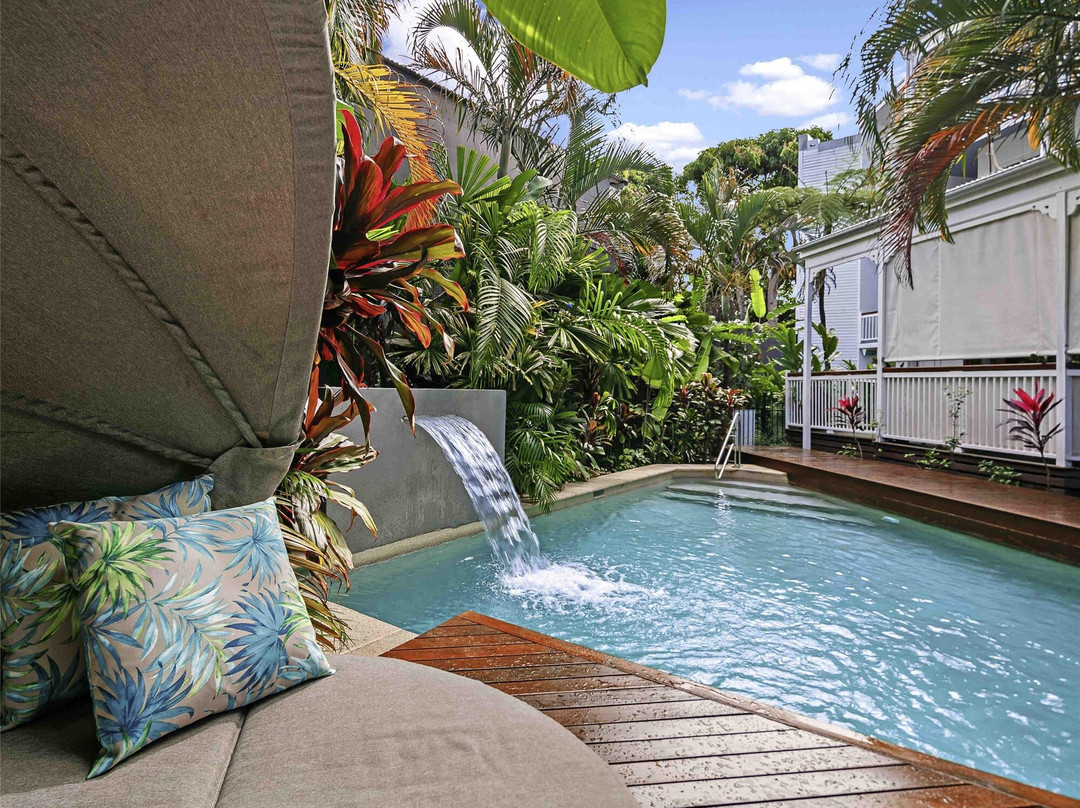 曼特拉小港旅店主图